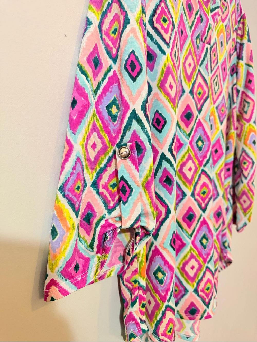 Dear Scarlett vibrant Geometric Button-Front Women's Top - Picture 4 of 5